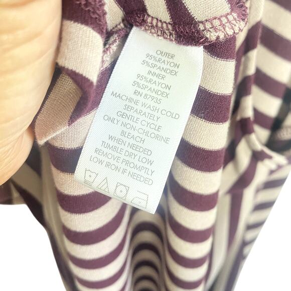 Logo by Lori Godstein Burgundy Striped Sleeveless Hankercheif Hem Top Sz Medium - Picture 5 of 5